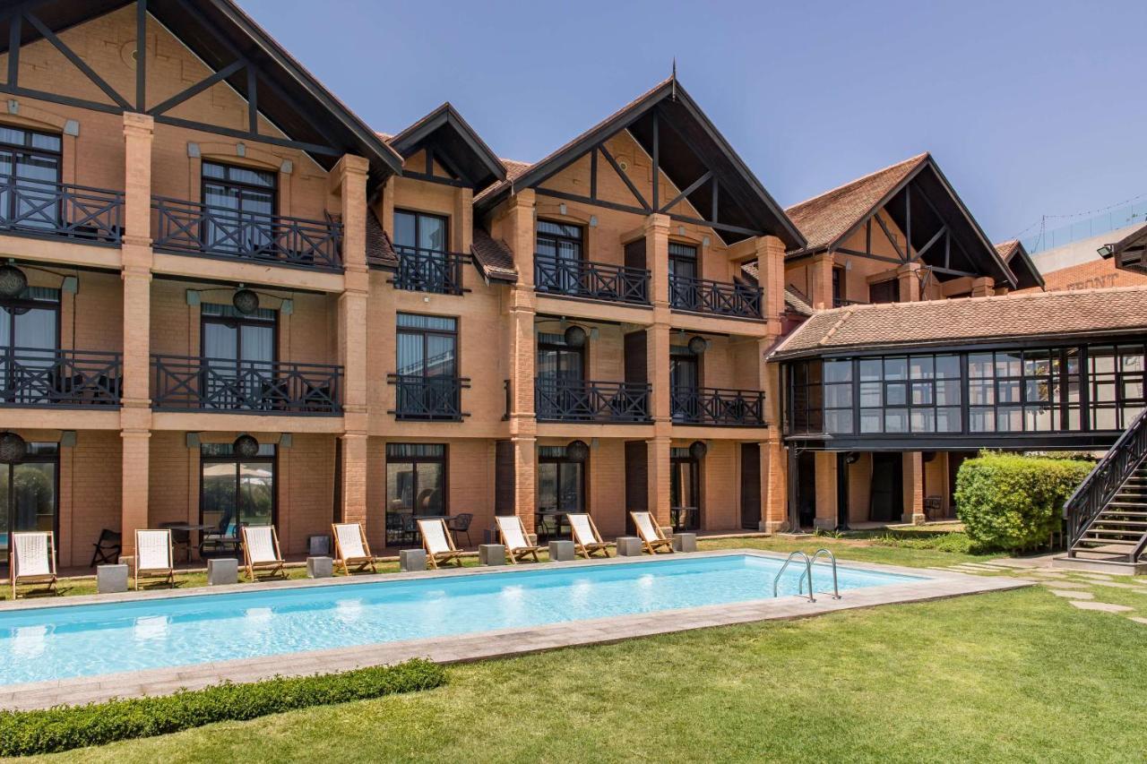 Radisson Hotel Tamboho Waterfront אנטננריבו מראה חיצוני תמונה