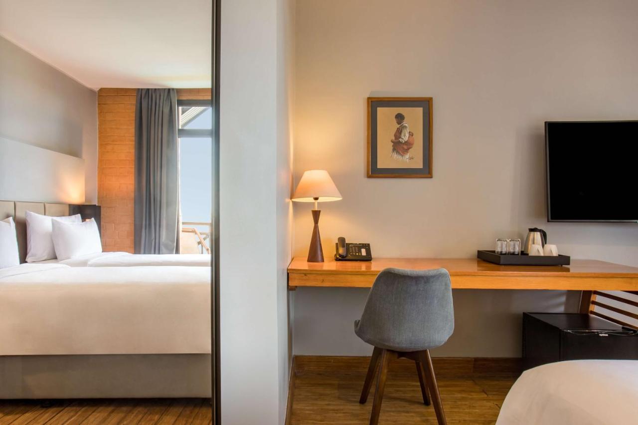 Radisson Hotel Tamboho Waterfront אנטננריבו מראה חיצוני תמונה