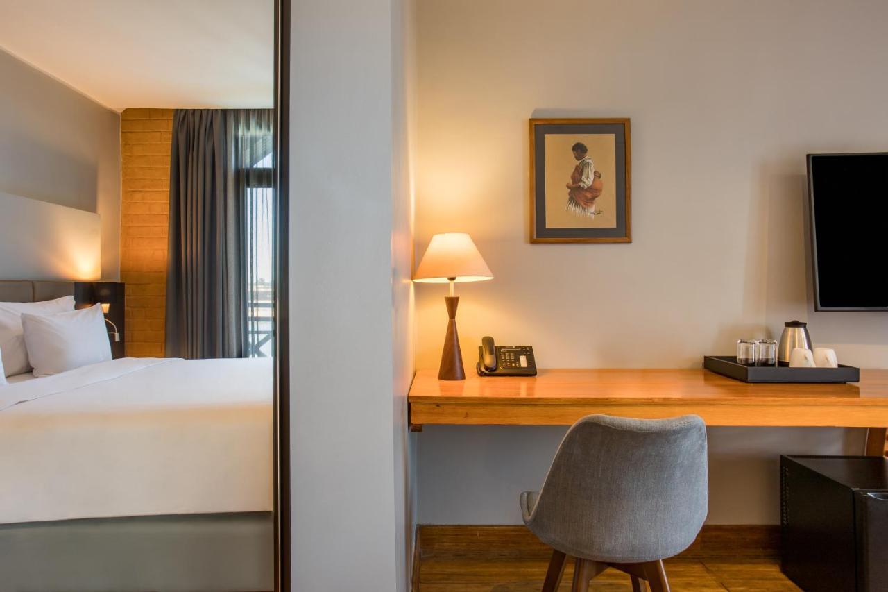 Radisson Hotel Tamboho Waterfront אנטננריבו מראה חיצוני תמונה