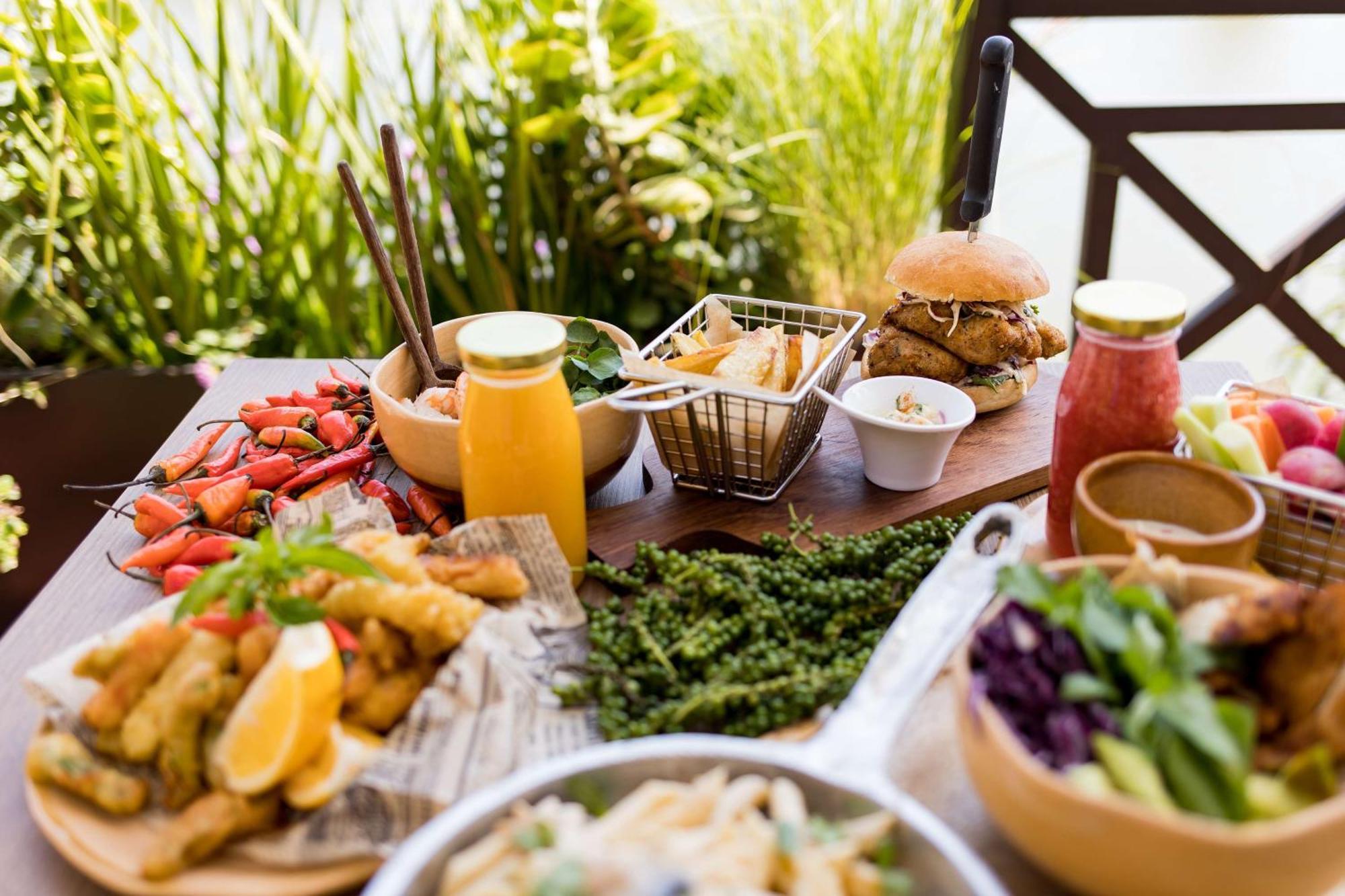 Radisson Hotel Tamboho Waterfront אנטננריבו מראה חיצוני תמונה