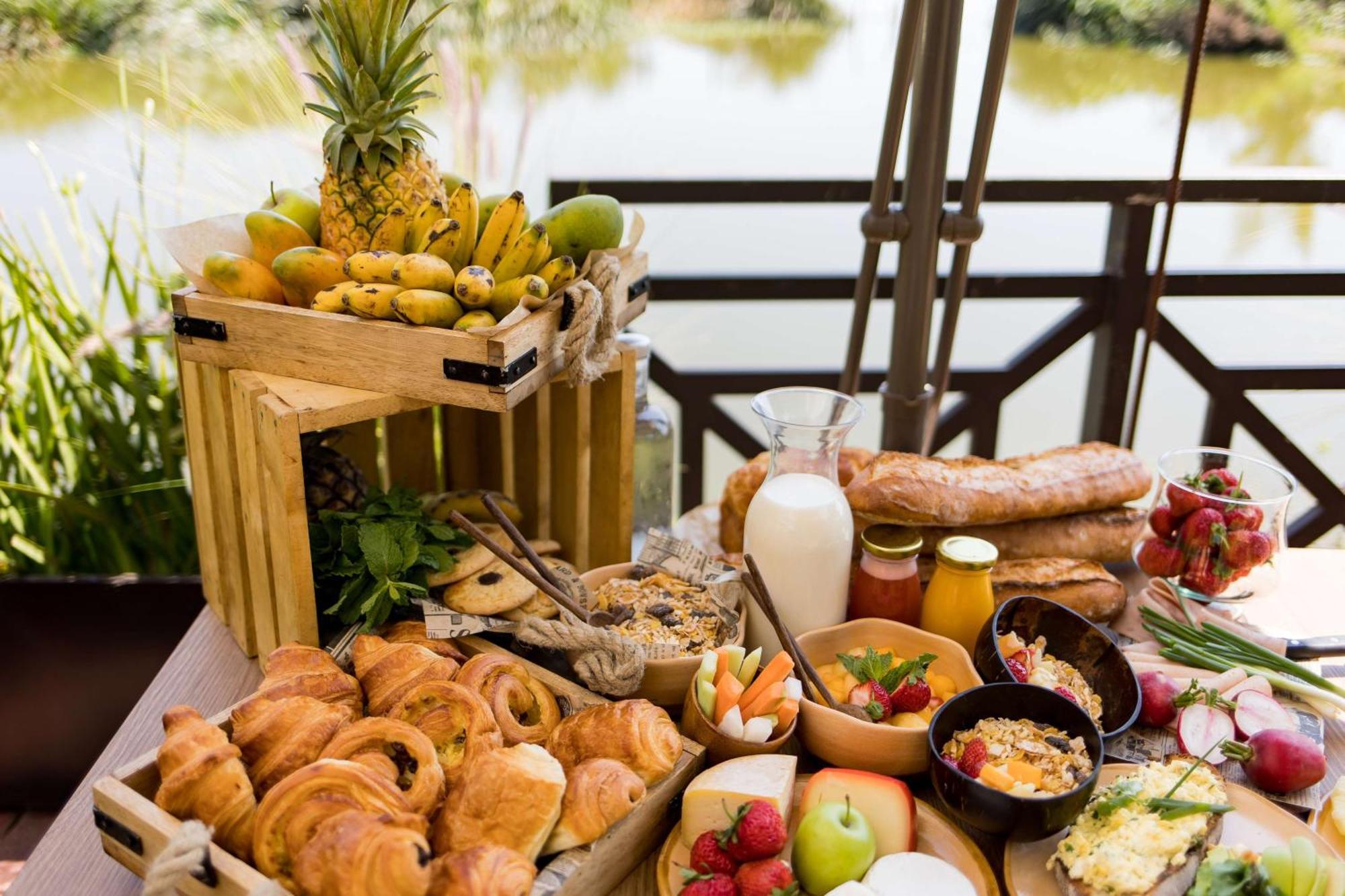 Radisson Hotel Tamboho Waterfront אנטננריבו מראה חיצוני תמונה
