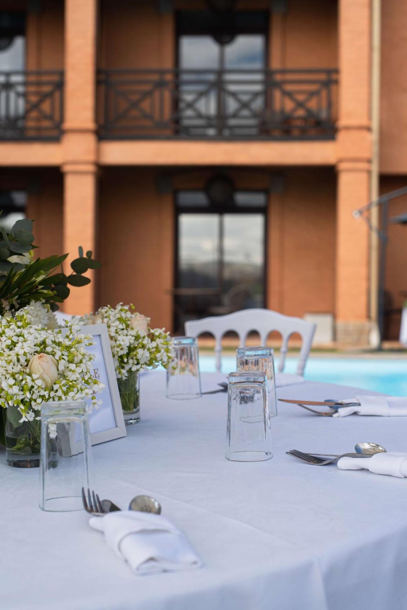 Radisson Hotel Tamboho Waterfront אנטננריבו מראה חיצוני תמונה