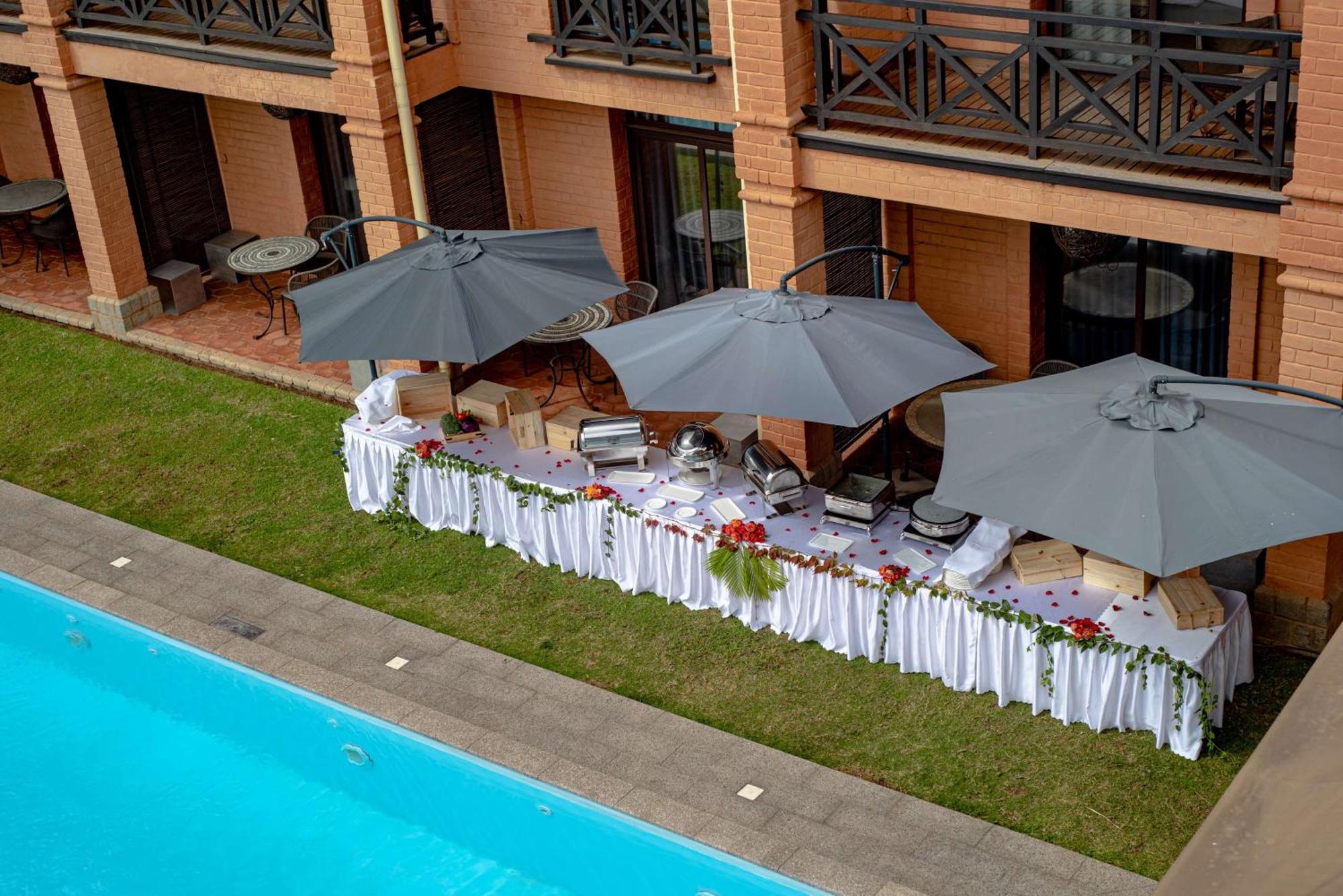 Radisson Hotel Tamboho Waterfront אנטננריבו מראה חיצוני תמונה